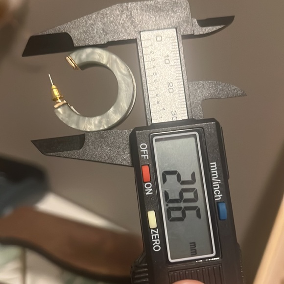 Vintage Jade Round Earrings - Picture 5 of 7